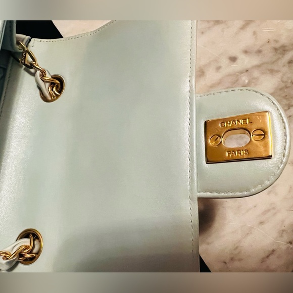 🔴 SOLD 🔴 Vintage Chanel Mini Border Flap Bag - Picture 15 of 17